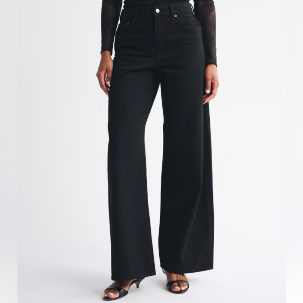 Abercrombie & Fitch High-rise wide-leg curve love black jeans.